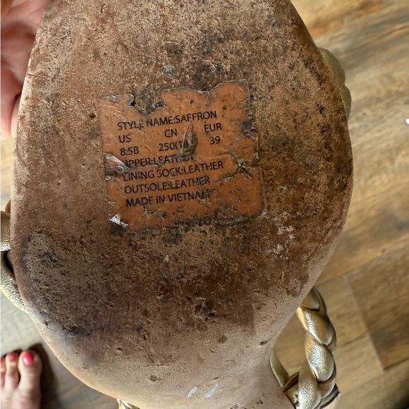 KATE SPADE NEW YORK Saffron Gold Heeled Sandals - Picture 10 of 11